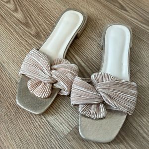 Champagne knot flats